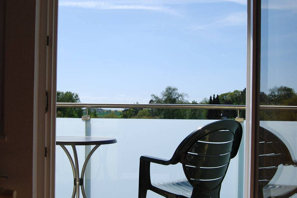 Entire apartment, Gemütliche Ferienwohnung mit S/w-balkon in Ruhiger Lage in Göhren in Göhren, Ruegen