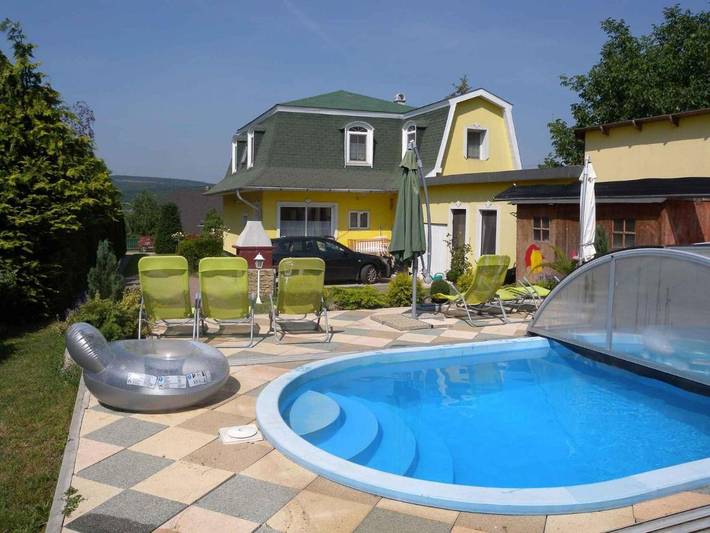 Ferienhaus für 8 Personen, mit Pool und Garten sowie Terrasse in Plattensee nordufer