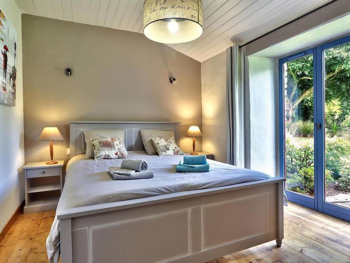 Inviting holiday home in Huelgoat with terrace in Huelgoat, Châteaulin und Umgebung