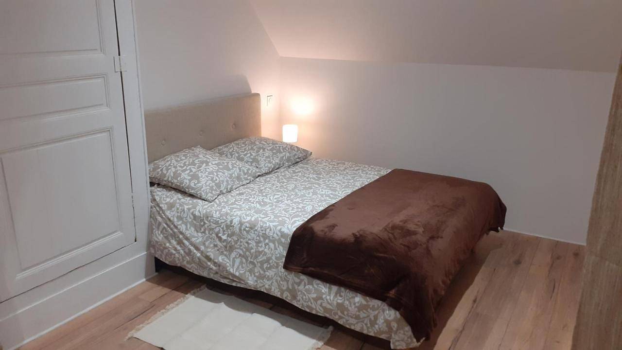 Appartement entier, One-Bedroom Apartment in Montoire-sur-le-Loir, Vallée de la Loire