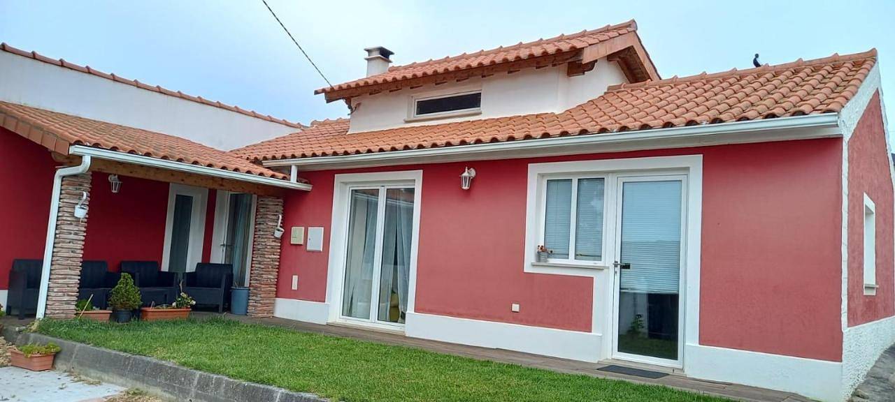 Two-Bedroom House in Nadadouro, Leiria District