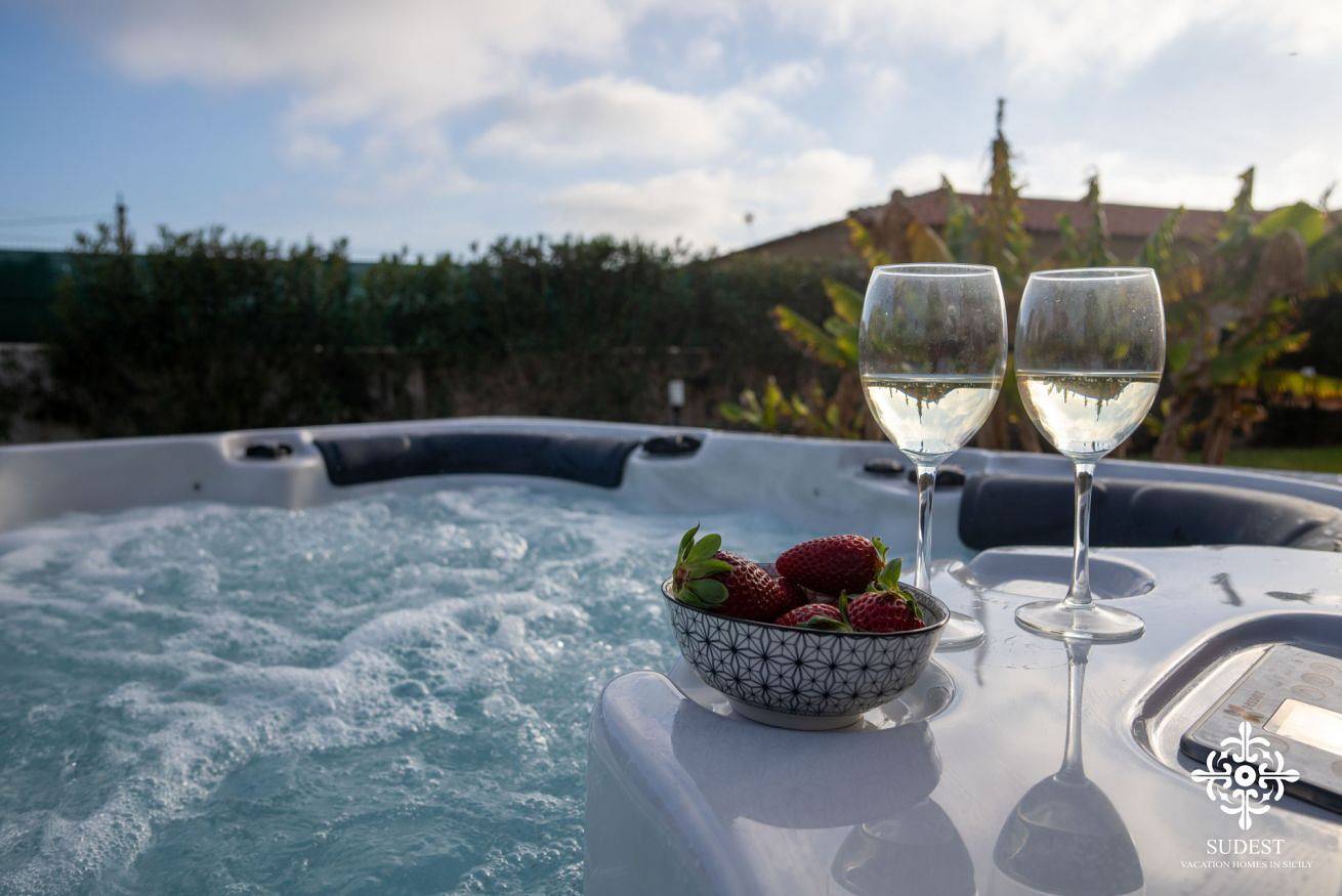 Villa Seaside - Dimora con jacuzzi a 200 mt dal mare in Siracusa, Siracusa e dintorni