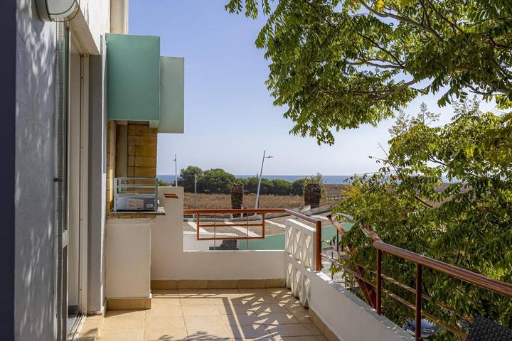Apartamento para 3 personas, con terraza en Meia Praia