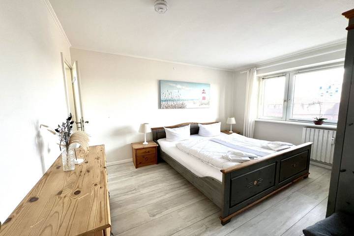 Ganze Wohnung, Komfortable Wohnung mit Balkon, Aufzug und Parkplatz in Westerland in Westerland, Sylt (Gemeinde)