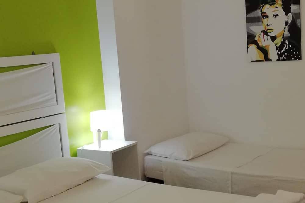 Villetta Cati. Meerblick mit Garten und Parkplatz. Ideal für 2 Familiengruppen in San Foca, Melendugno