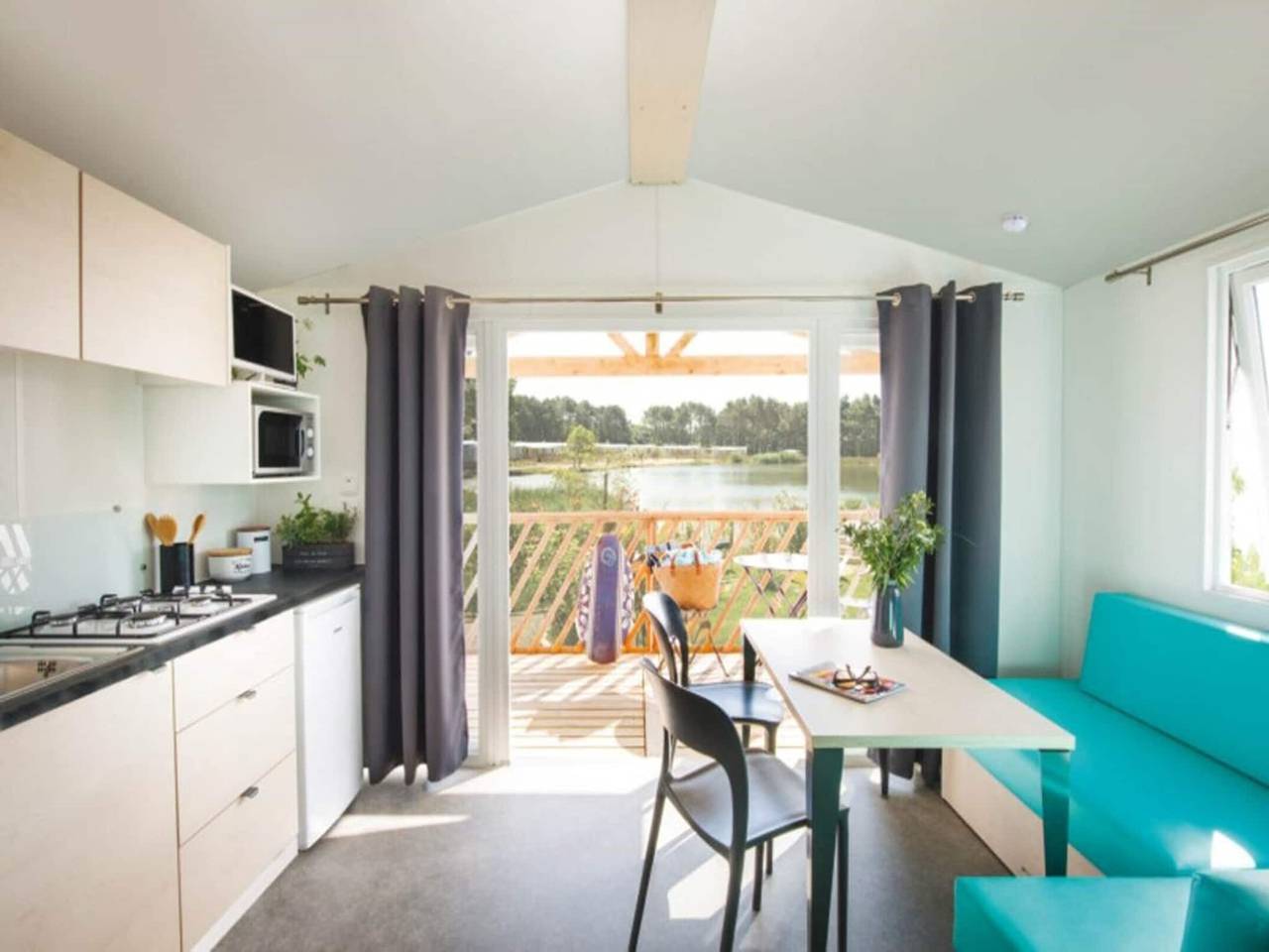 Strandlodge mit Seeblick in Ravels in Poppel, Ravels