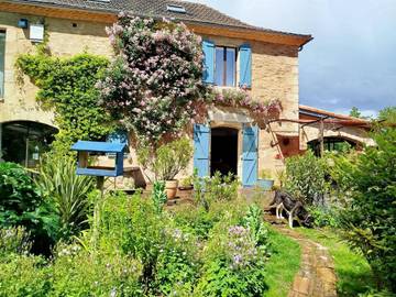 Chambre d’hôte pour 4 personnes, avec vue et terrasse à Saint-Bressou