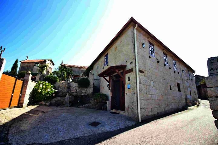Apartamento para 14 personas, con Terraza además de Jardín y Piscina en Vilaboa