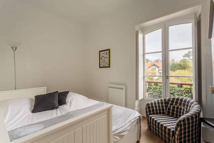 Gîte pour 4 personnes, avec piscine dans Plage du Miramar - 3