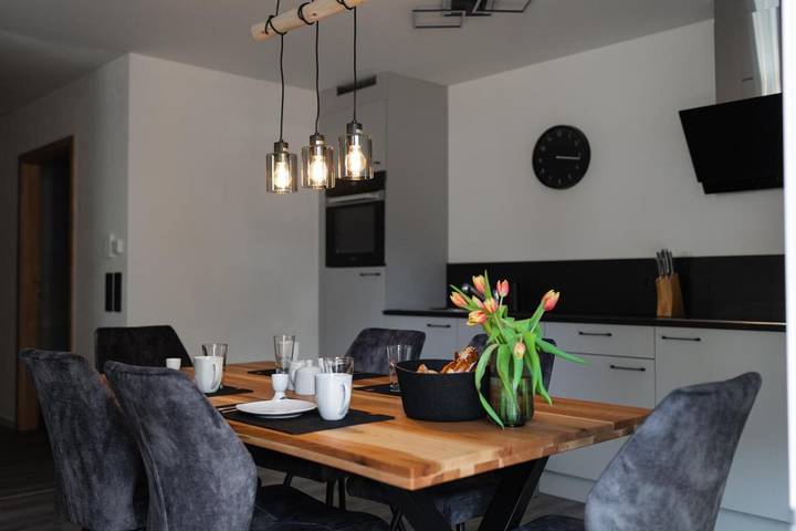 Ferienwohnung für 5 Personen, mit Balkon und Terrasse sowie Garten und Ausblick in Horb am Neckar