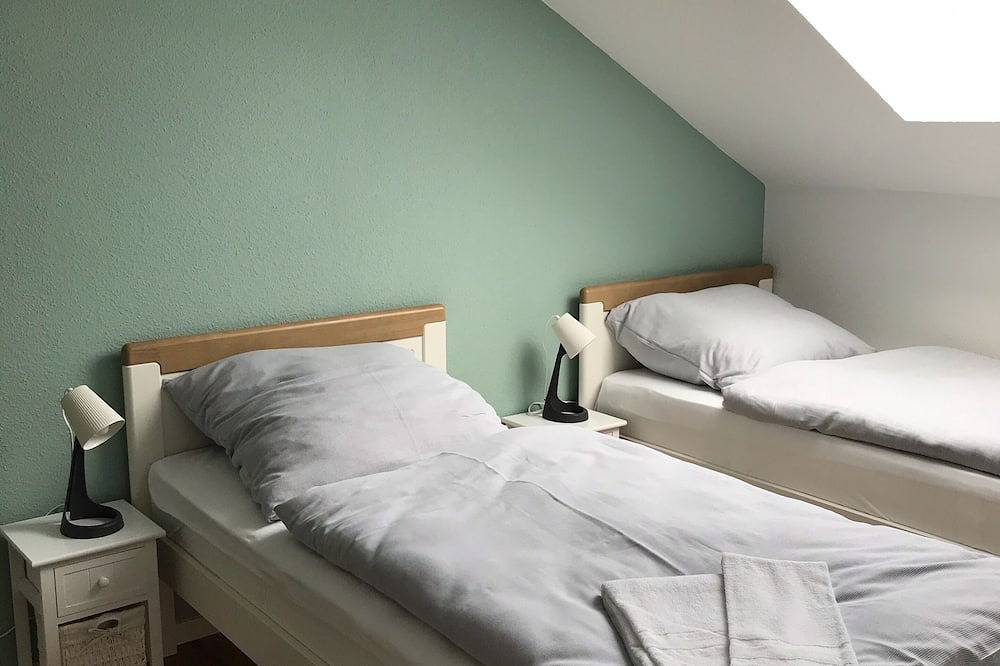 Ganze Wohnung, Ferienwohnung für 6 P. mit Sauna & Holzofen - am Wasser und in Strandnähe in Geeste, Hasetal