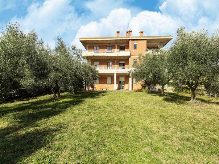 Apartamento de vacaciones para 5 personas, con terraza además de piscina y jardín, Familias con niños - 1
