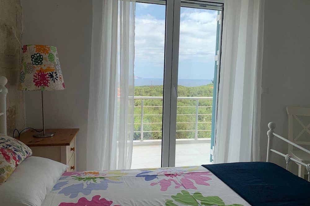 Facing the sea, in a peaceful setting, private pool in an olive grove in Vamos, Chania und Umgebung