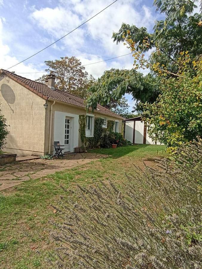 Location de vacances pour 4 personnes, avec jardin et vue à Narcy - 2