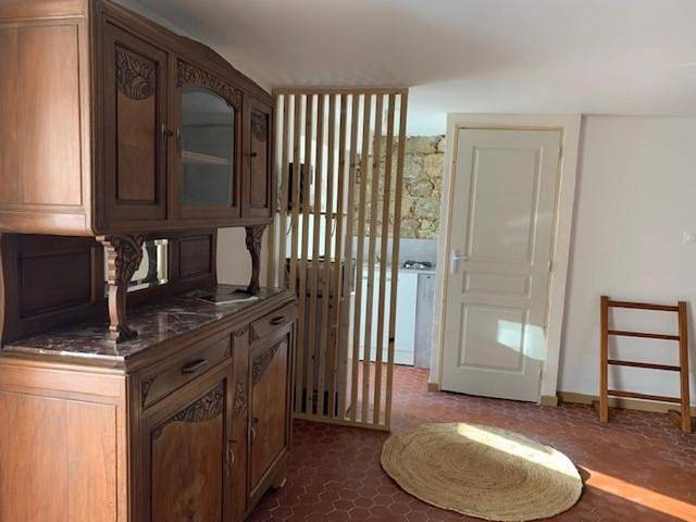 Appartement entier, One-Bedroom Apartment in Cozzano, Parc naturel régional de Corse
