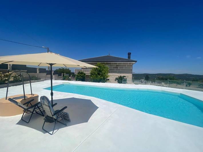 Chalet para 14 personas, con Balcón y Jacuzzi además de Terraza y Jardín en Provincia de Orense