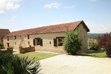 Location de vacances pour 7 personnes, avec terrasse et jardin à Saint-Chamassy