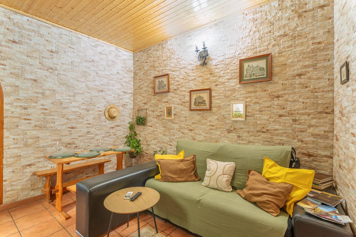 Ferienhaus 'Rosi Cave House' mit Bergblick, Wlan und Klimaanlage in Artenara, Gran Canaria Nord