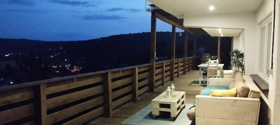 Ferienwohnung für 5 Personen, mit Balkon und Terrasse sowie Ausblick in Hann. Münden