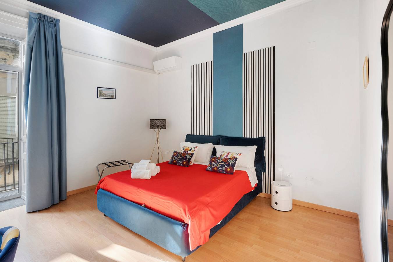 Apartamento entero, Antica Dimora Deluxe 2 con balcón, Wi-Fi y aire acondicionado in Nápoles, Provincia de Nápoles