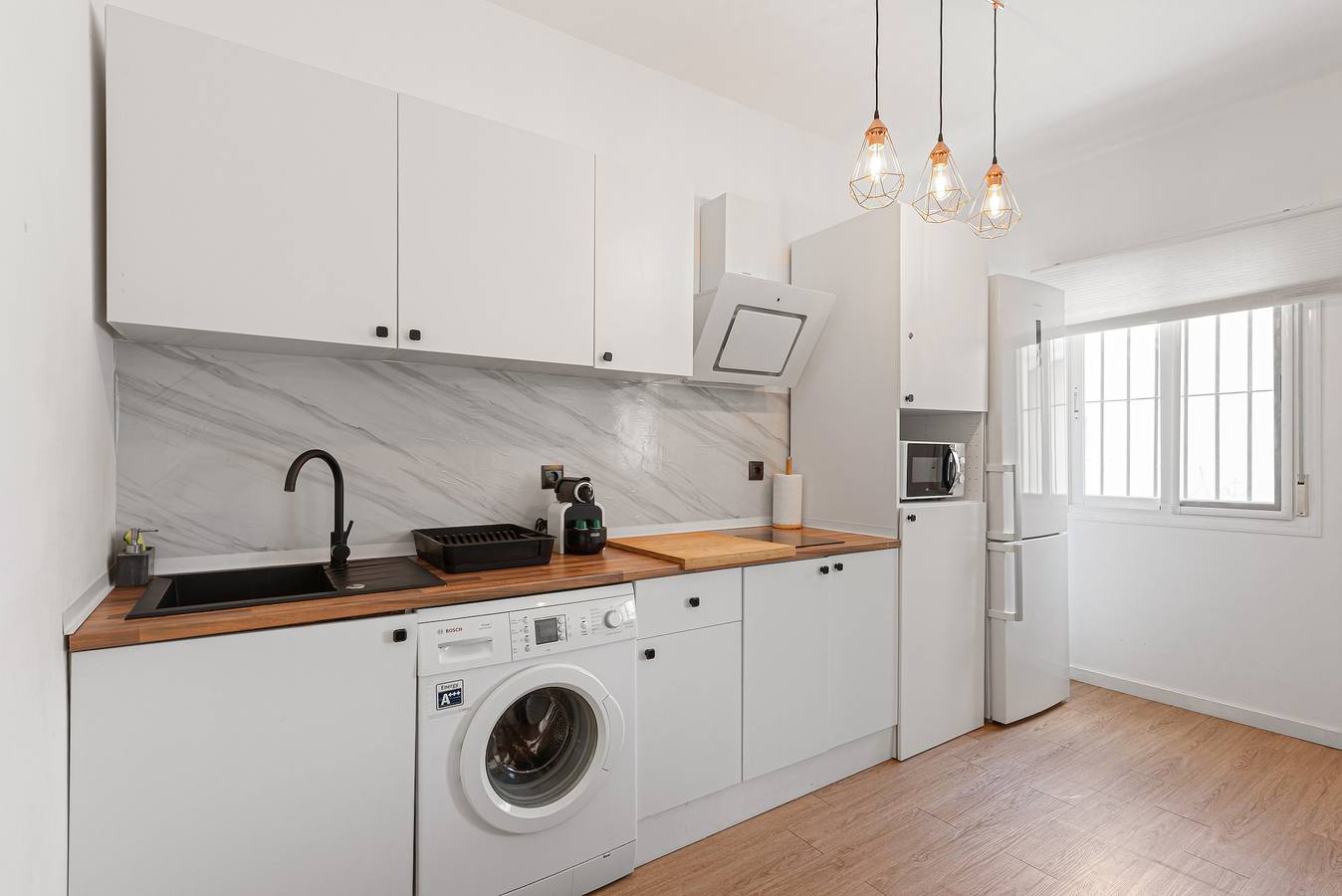 Amazon Málaga Apartments – Ruhige, neu renovierte Unterkunft nahe Strand & Zentrum in Bailén-Miraflores, Malaga