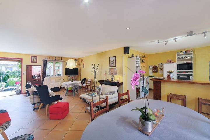 Gîte pour 6 personnes, avec terrasse et jardin, animaux acceptés - 1
