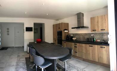 Location de vacances pour 8 personnes, avec jardin et vue à Arques-la-Bataille