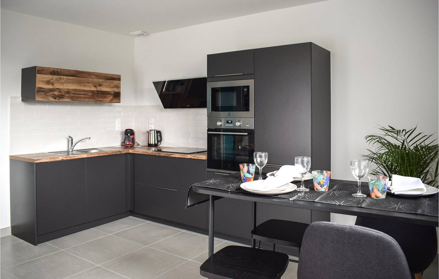 Appartement de vacances entier, Charmant appartement de 70m2 - Parking, TV, jardin et WiFi - Proche de Lantic et de la rivière in Lantic, Côte de Goëlo