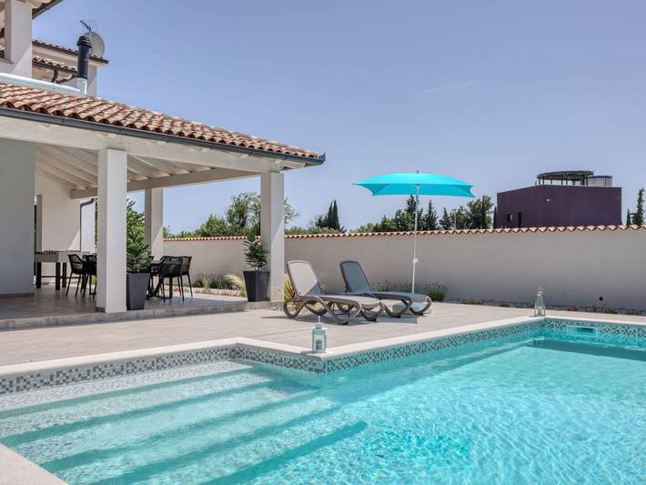 Villa für 8 Personen, mit Garten in Premantura
