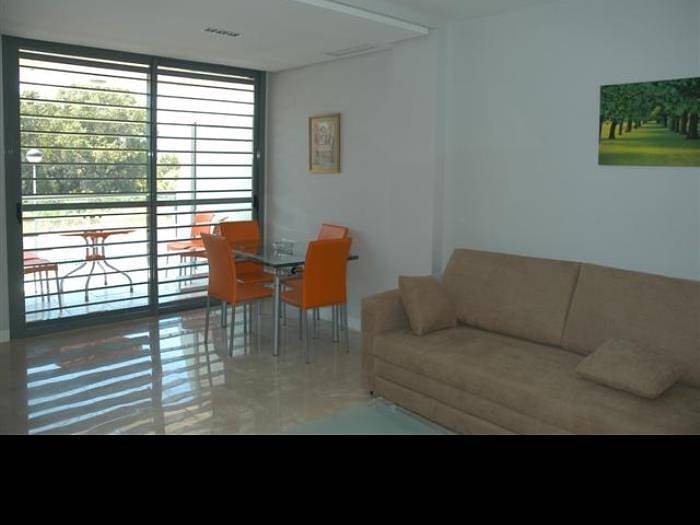 Apartamento de férias inteiro, Apartamento de dos dormitorios en urbanización con pista padel. in El Verger, Costa Blanca