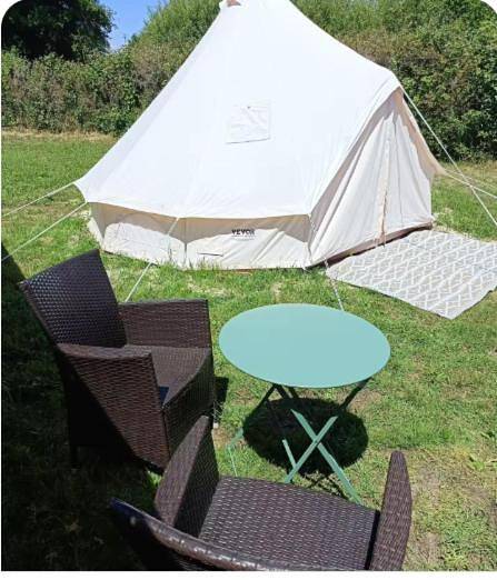 Tent in Yzernay, Région de Cholet