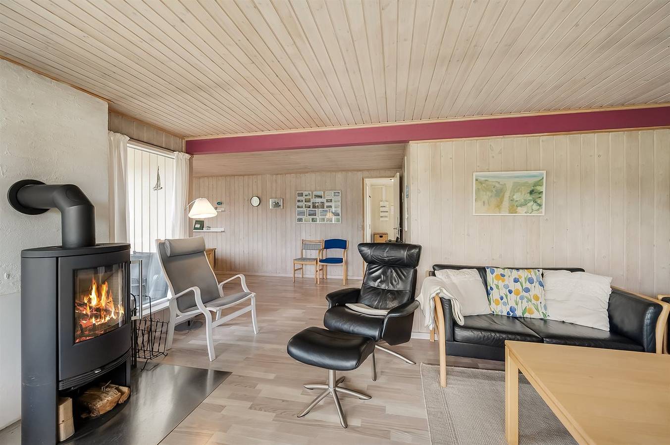 Stunning home in Hvide Sande w/ Wifi and 3 Bedrooms in Bjerregård, Holmsland Klit