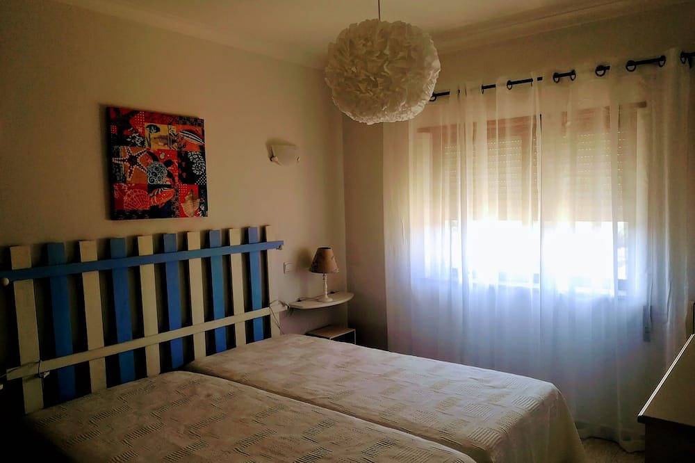 Apartamento entero, T1-Excelente. gran tranquilidad y vista maravillosa sobre el paisaje - Mar y Serra. in Alvor, Distrito de Faro