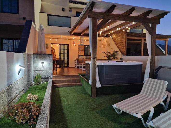 Location de vacances pour 5 personnes, avec vue sur le lac ainsi que vue et terrasse à La Lajita - 2