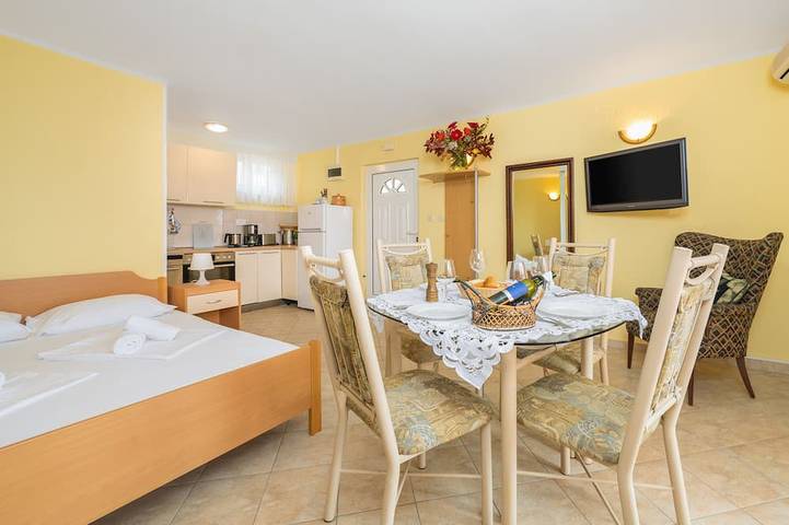 Holiday Home Vesna mit Traumblick in Plomin, Ostküste Istrien