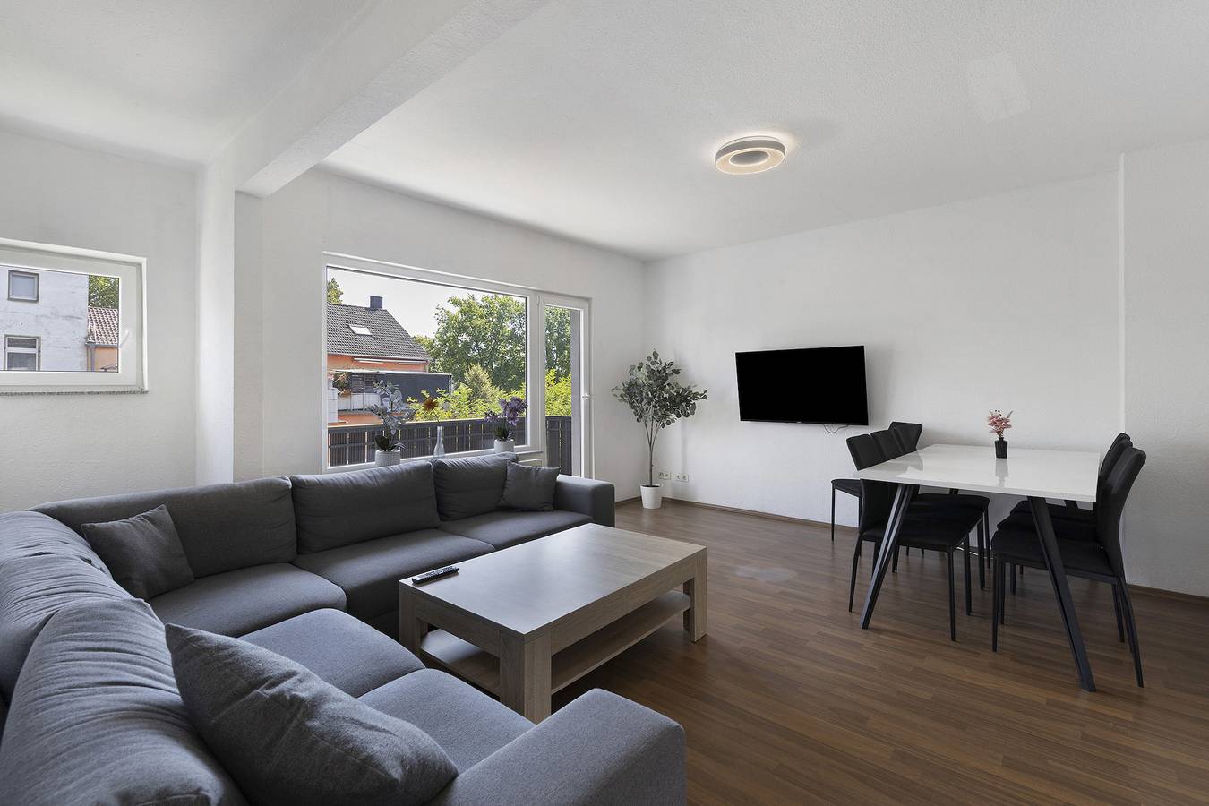Ganze Wohnung, Apartment 'Baran' mit Balkon und Wlan in Stadtbezirk VI, Essen