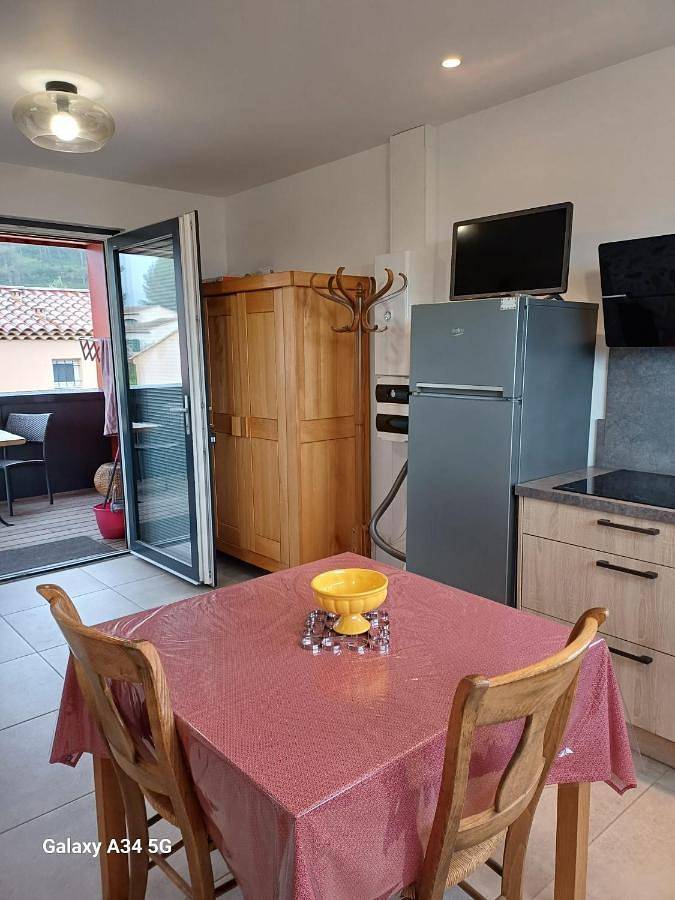 Gîte pour 2 personnes, avec jardin et piscine à Gardanne - 4