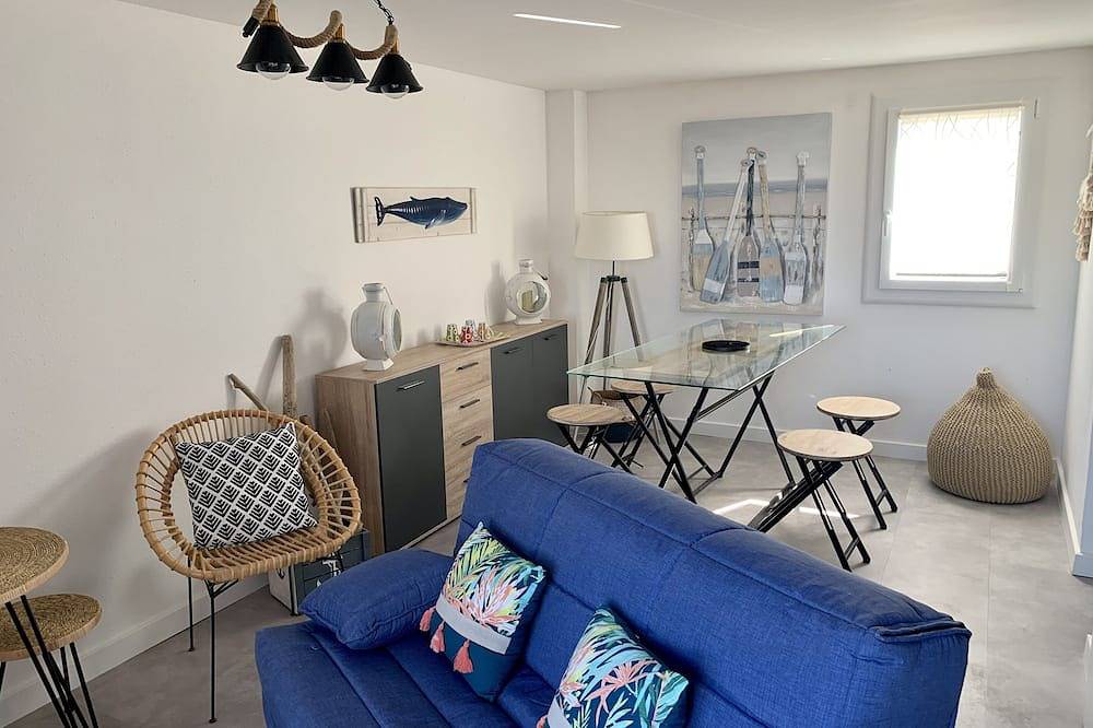 Appartement entier, Front de mer Apt 4/6 pers Pieds dans l'eau climatisé in Cap d'Agde, Agde