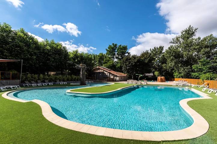 Lodge Luxe 3 Pièces 5 Personnes in Millau, Parc naturel régional des Grands Causses