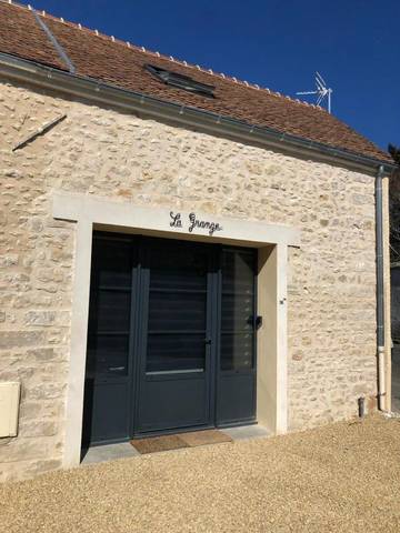 Gîte pour 4 personnes, avec terrasse et vue à Ury
