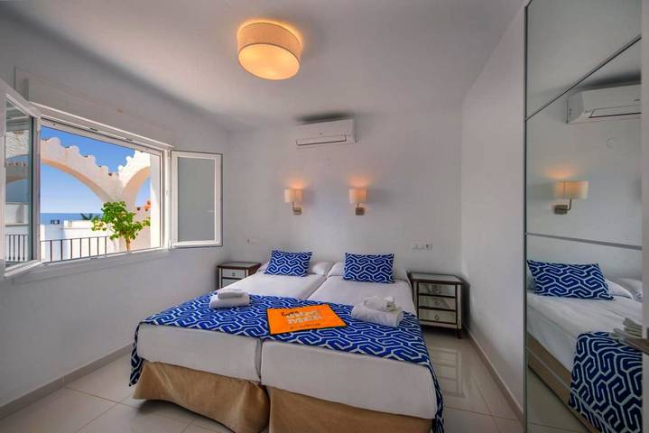 Casa rural para 14 personas, con piscina y vistas además de jardín y terraza en Fuengirola - 2