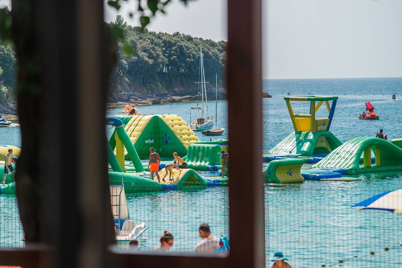 Schöne Mobile Homes  nur 30 m.vom Strand entfernt. in Banjole, Südküste Istrien