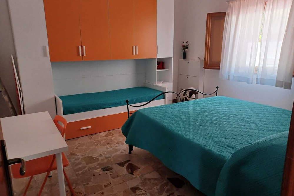 Appartement entier, A 5-minute walk to the beautiful sandy beach in Leporano Marina, Leporano