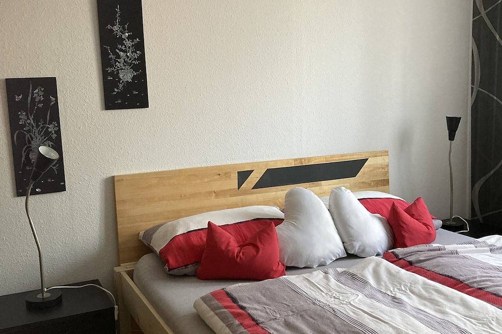 Ganze Wohnung, Chalet Ingrid  - Og eines Efh - keine komplette Wohnung! in Reinickendorf, Berlin