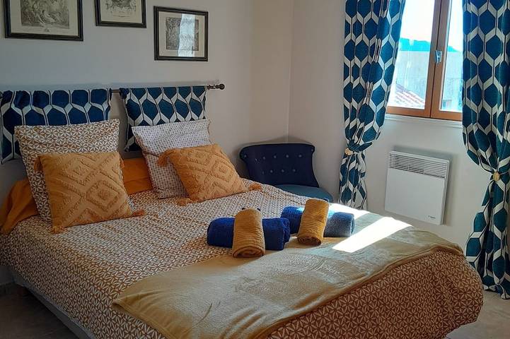 Location de vacances pour 10 personnes, avec balcon et jardin à Vico - 3