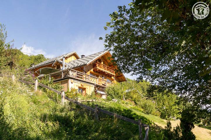 Gîte pour 8 personnes, avec terrasse, animaux acceptés