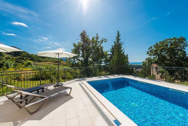 Villa pour 6 personnes, avec jardin et piscine, adapté aux familles à Srebreno - 4