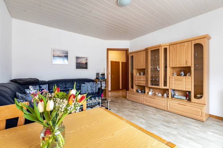 Ganze Wohnung, Ferienwohnung 'Groth's Ferienwohnung' mit gemeinsamer Terrasse, gemeinsamem Garten und Wi-Fi in Lunden, Halbinsel Eiderstedt