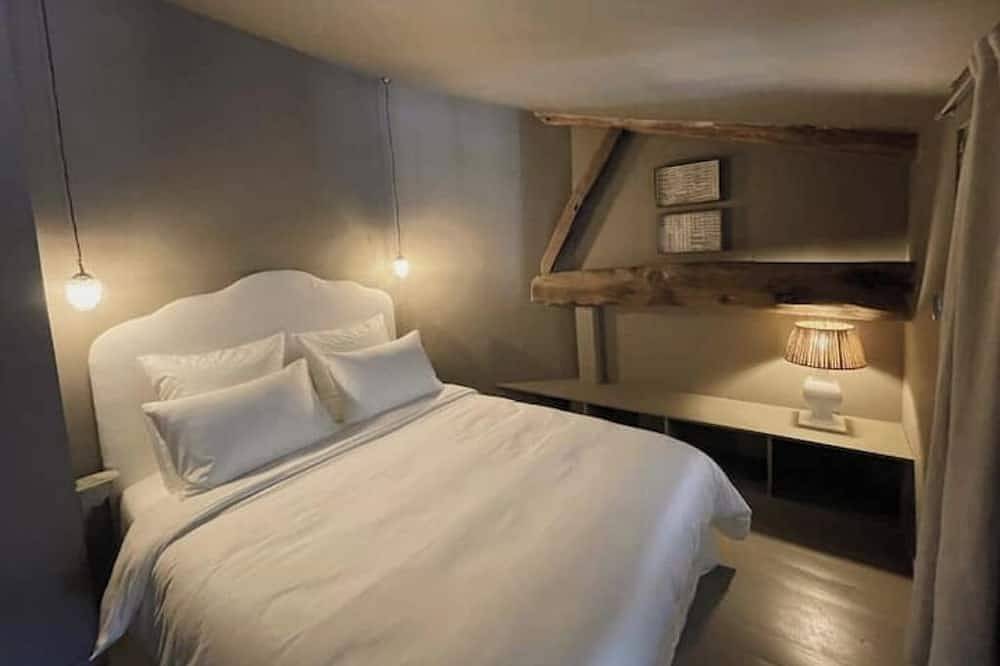 Entire apartment, Appartement Cœur Historique in Saintes, Saintes region