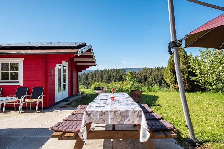 Appartement entier, Appartement 'Wutach' : vue montagne, balcon sud-est, ping-pong et Wi-Fi in Kappel (Lenzkirch), Lenzkirch